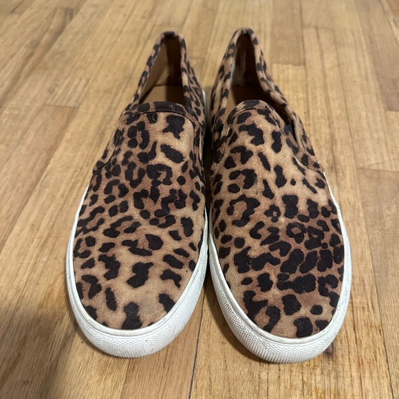 Leopard Steve Madden Slip Ons - Picture 2 of 4